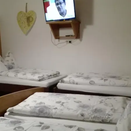 Giessauf Bed & Breakfast 2*