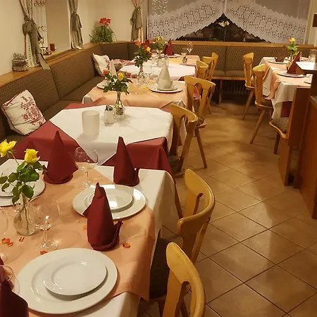 Giessauf Bed & Breakfast 2*